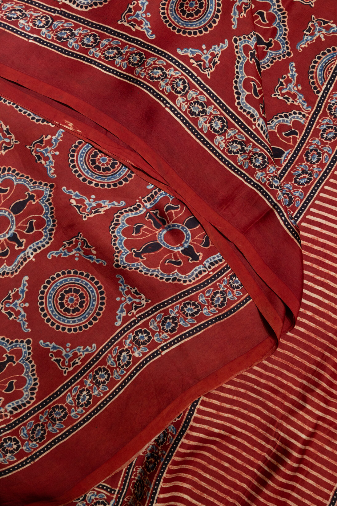 Laal Ajrakh - Image 4