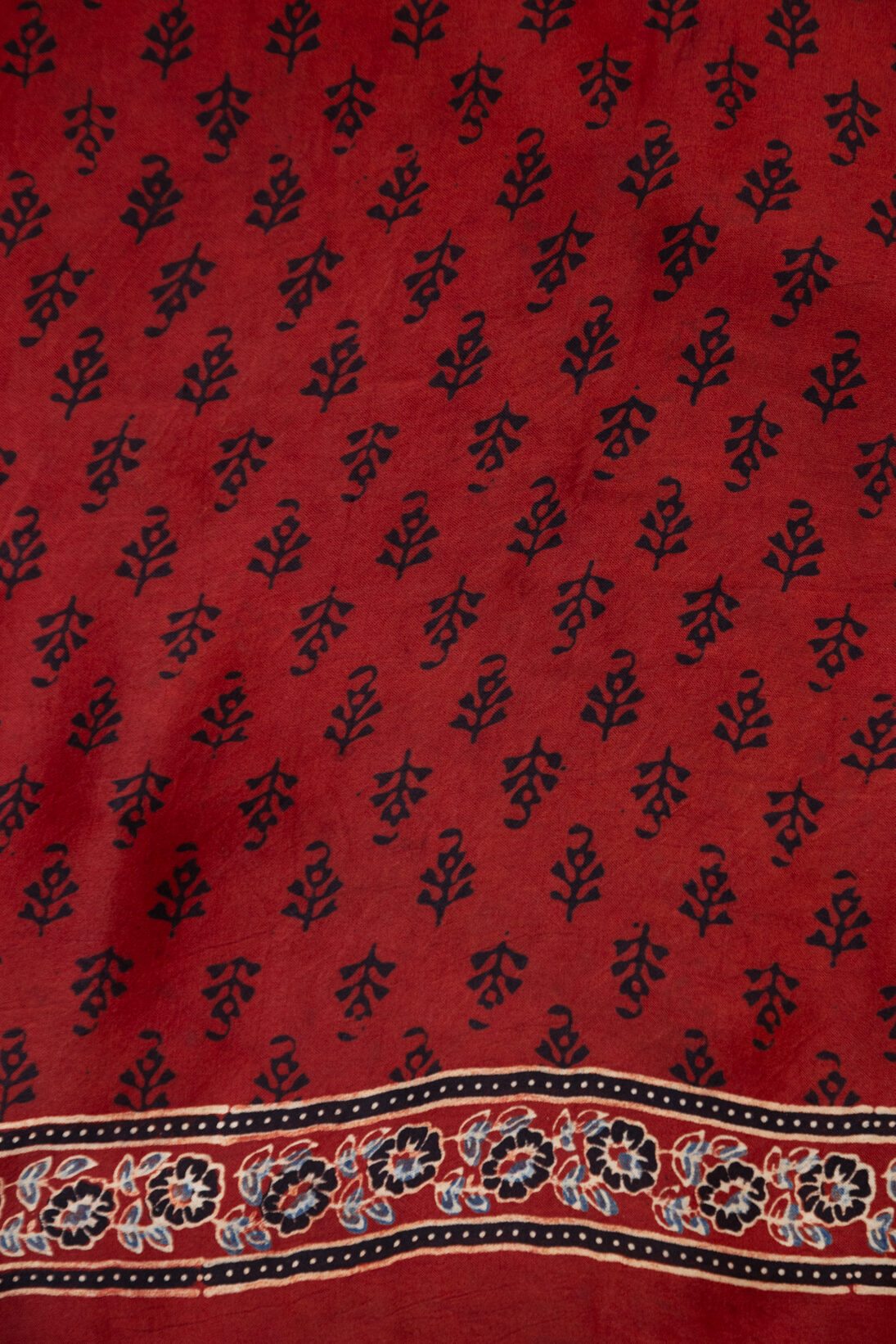Laal Ajrakh - Image 2